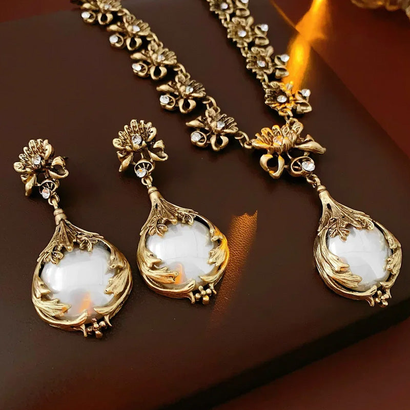 Matilda Vintage Set