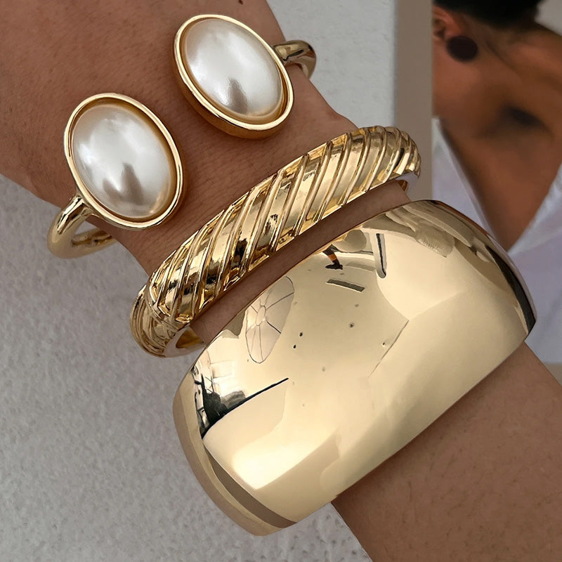 Evelyn Bangles