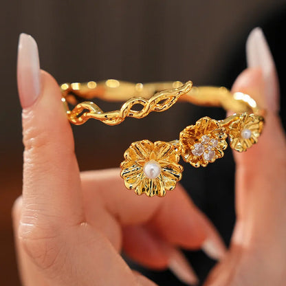 Isabella Whitmore Floral Pearl Bracelet