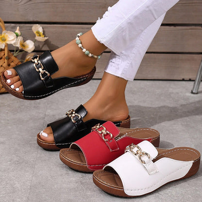 Madelyn Slide Sandals