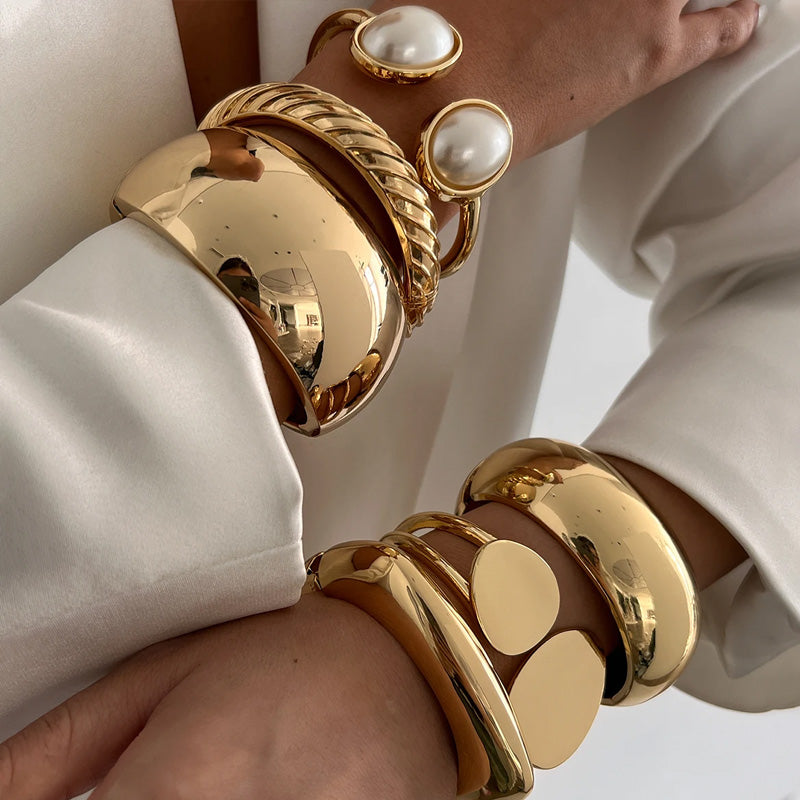 Evelyn Bangles