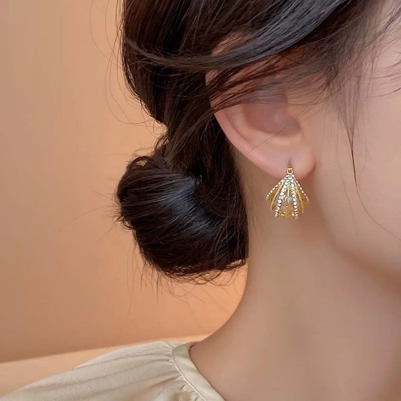 Luna Pearl Glow Earrings